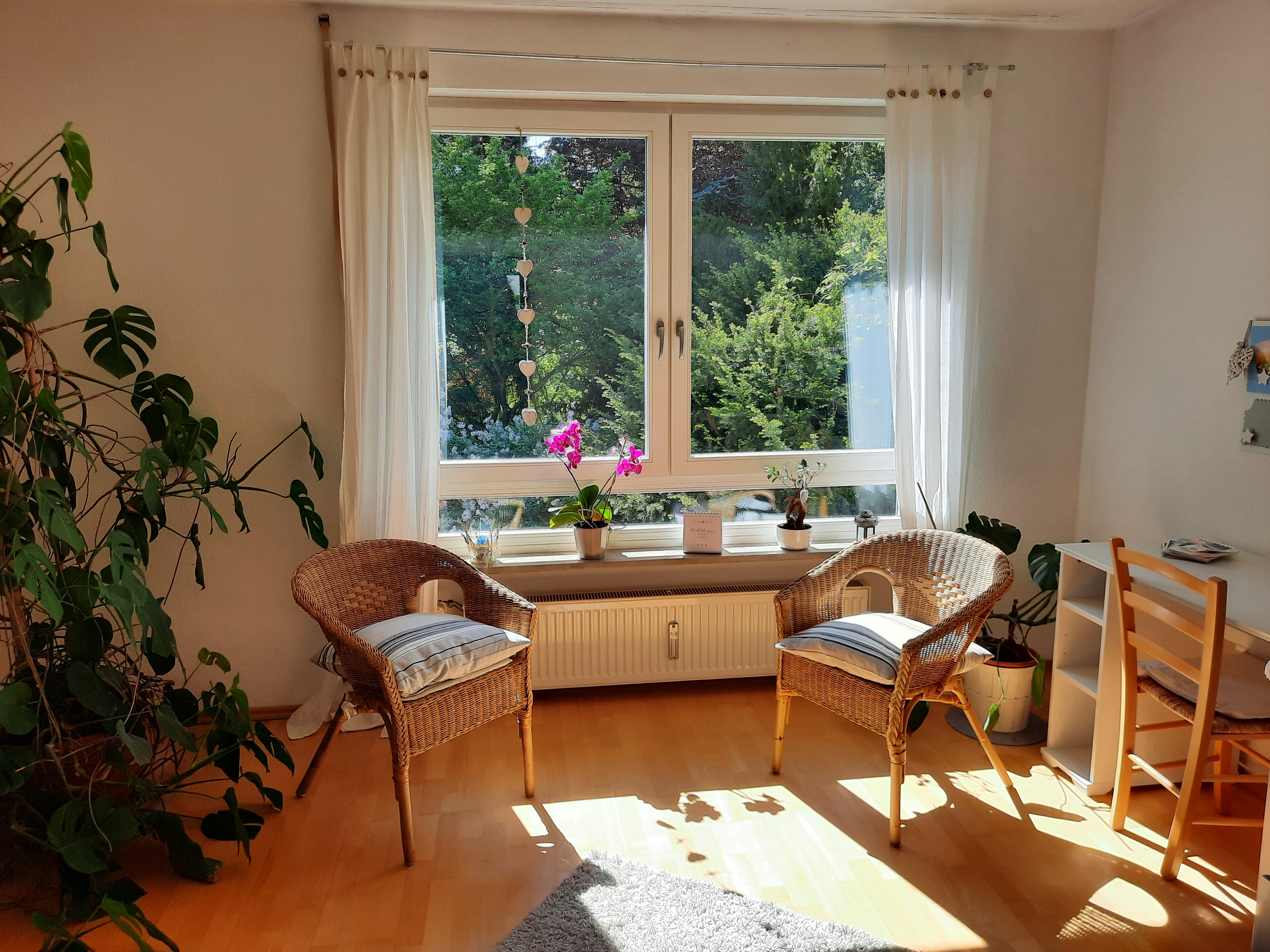 Praxisraum – heller, freundlicher Therapieraum in Nürnberg-Mögeldorf